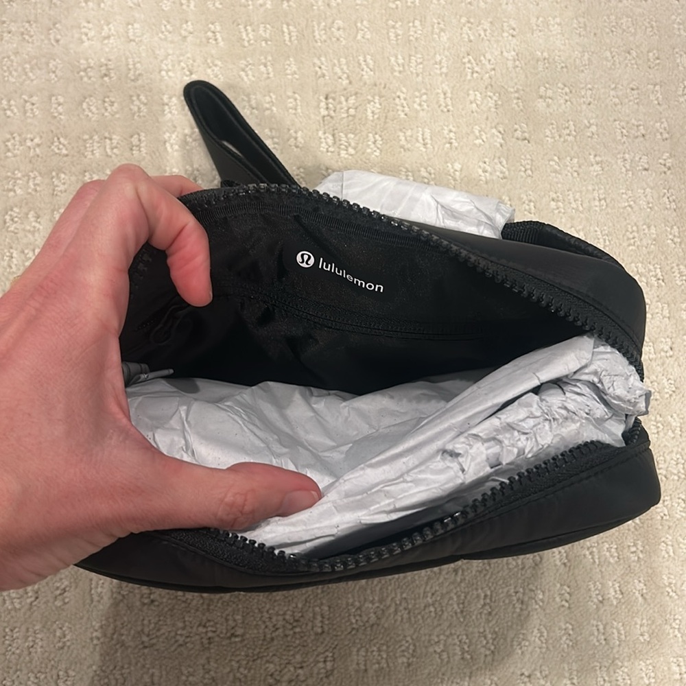 NWT Lululemon Athletica Quilted Grid Belt Bag In Black - Picture 4 of 4